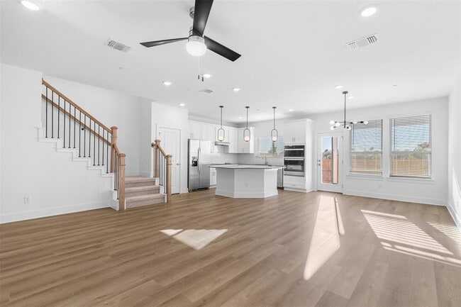 Building Photo - 1955 Settlers Glen Dr