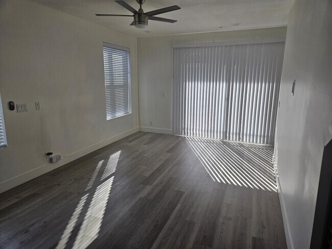 Building Photo - 283 S Roosevelt St