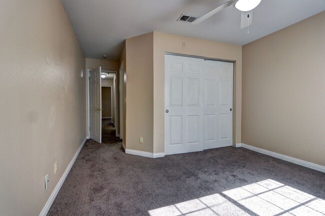 Building Photo - 2750 S Durango Dr