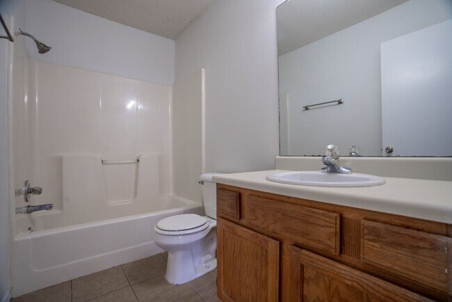 Building Photo - 1518 N Bernice Dr