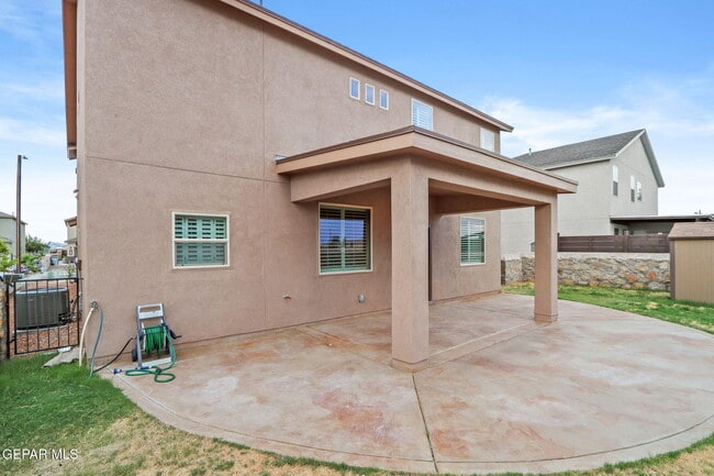 Building Photo - 4521 Marisabel Azcarate St
