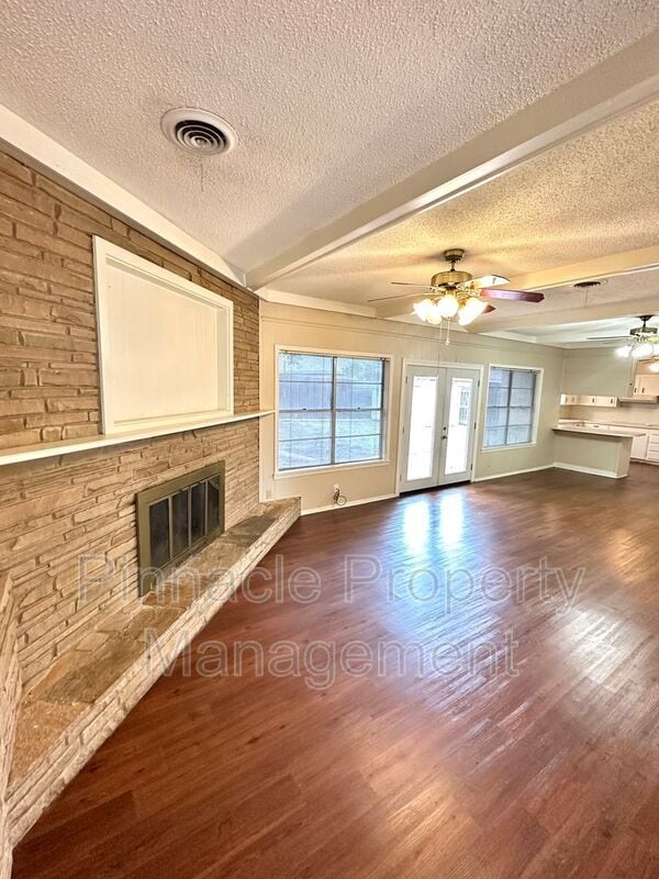 Building Photo - 2913 Oak Forest Dr