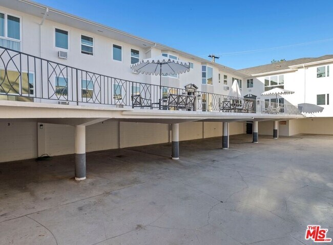 Building Photo - 1248 N Crescent Heights Blvd