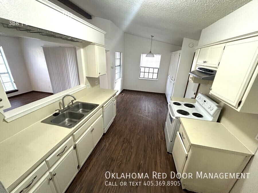 Building Photo - 516 Foxfire Rd