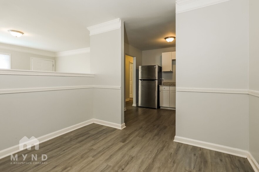 Building Photo - 4769 Ridgewood Dr
