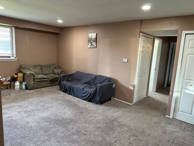 Building Photo - 30060 W 12 Mile Rd