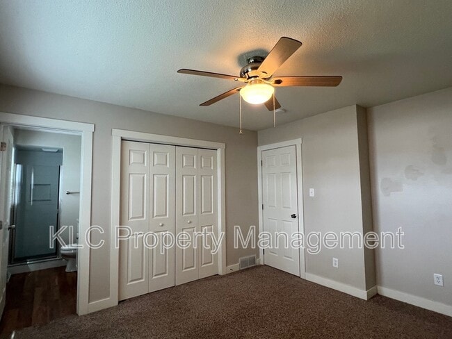 Building Photo - 6642 Holcomb Cir