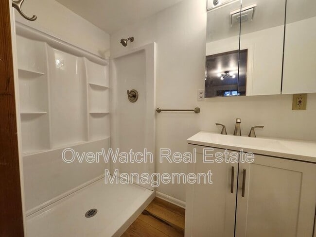 Building Photo - 10322 Chain of Rock St