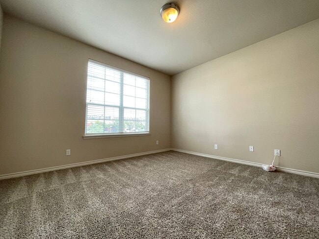 Building Photo - Westview Condo's