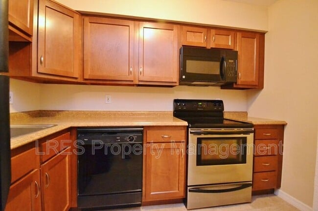 Building Photo - 300 Cherokee Ct