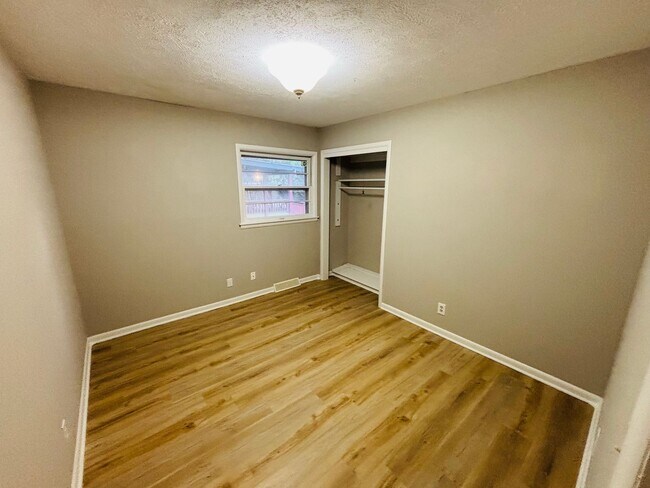 Building Photo - Remodeled 4BR Near Eastborough w/ Finished Basement & HUGE Fenced Yard – $2,000