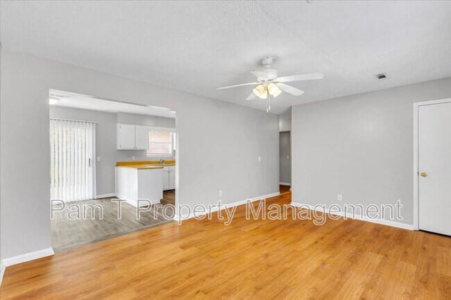 Building Photo - 117 Egret Cir