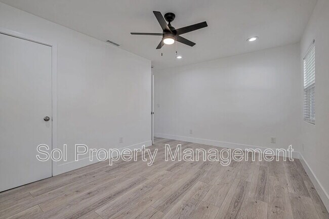Building Photo - 822 Eaton St