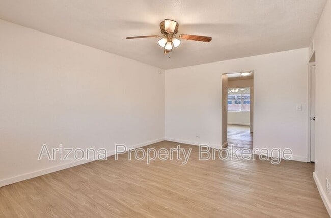 Building Photo - 3009 E Caballero St