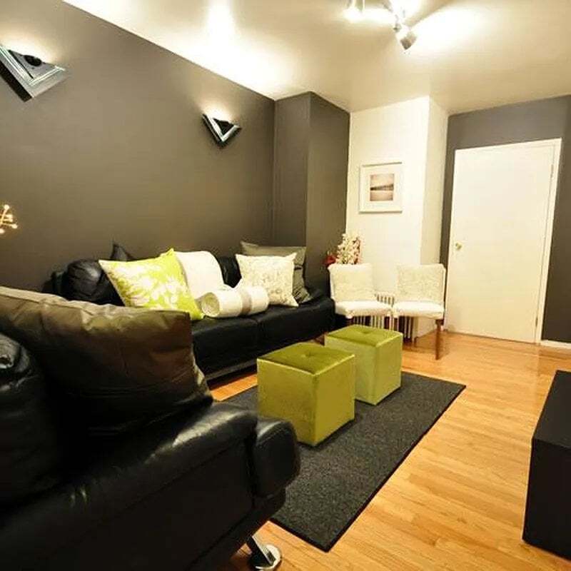 Building Photo - 212 E 12th St