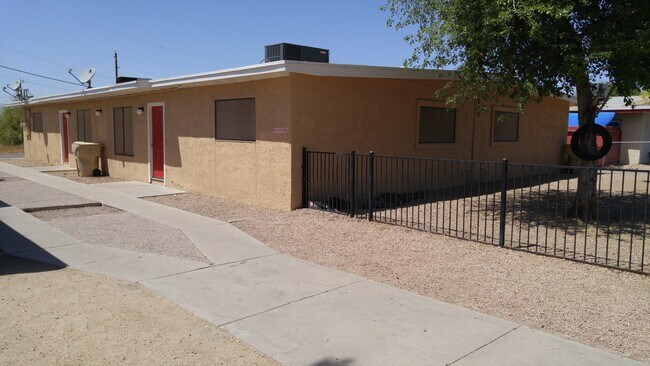 Building Photo - 7010 N 68th Dr