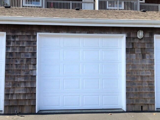 Building Photo - 1108 S Holladay Dr