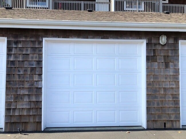 Building Photo - Riverfront Sandpiper Village Condo 2 Bedroom, 2 Baths!!