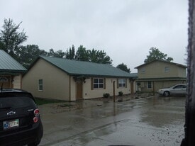 Building Photo - 8406 S US Highway 41