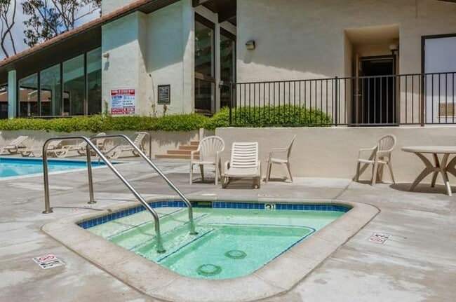 Building Photo - 1070 Miramonte Dr
