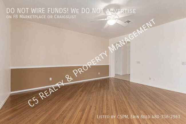 Building Photo - 1413 E Peach Tree Dr