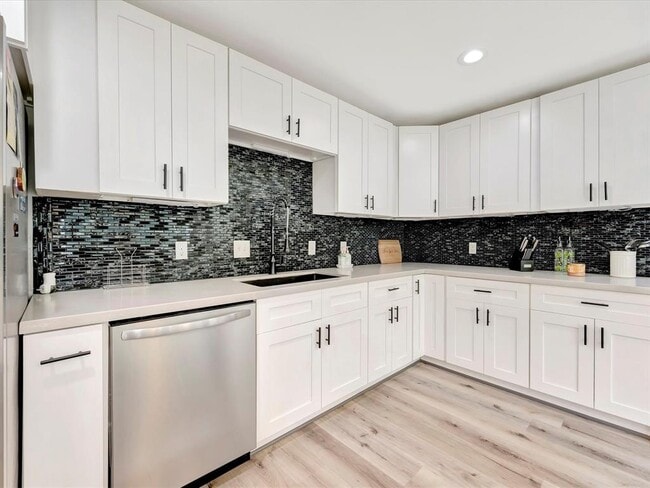 Building Photo - 5346 Apple Blossom Ln