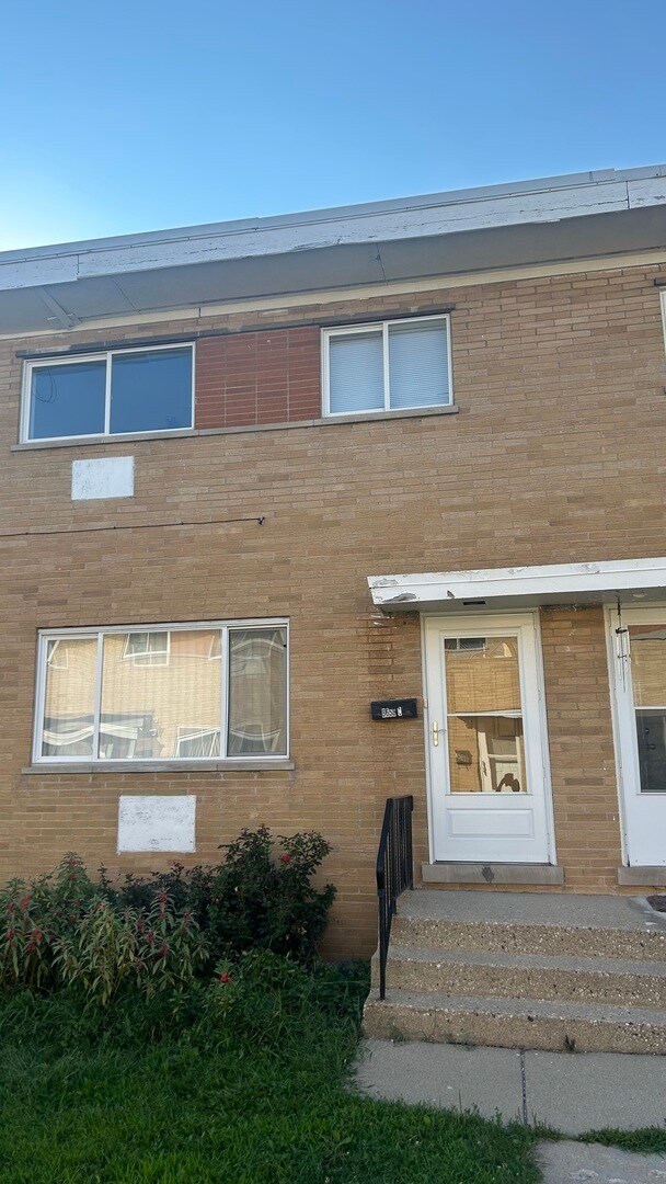 Building Photo - 8658 Gregory Ln