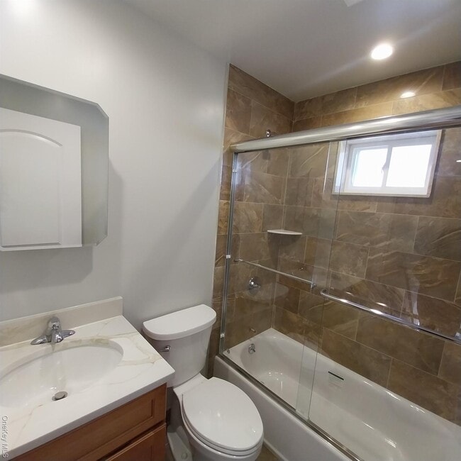 Building Photo - 343 Jackson St