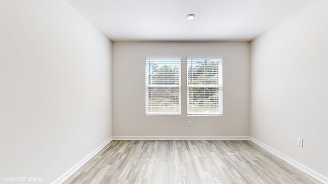 Building Photo - 400 Whispering Creek Ave