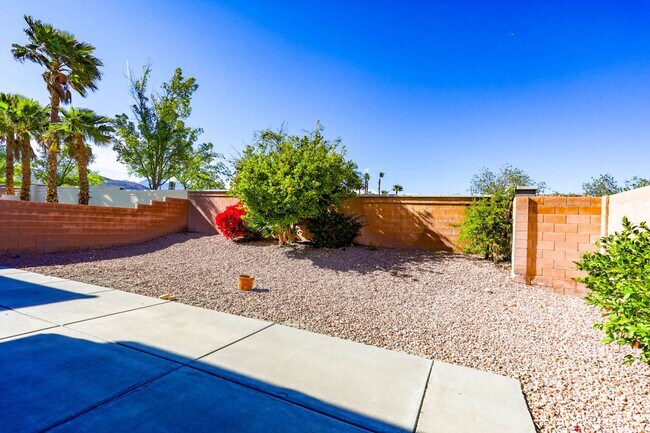 Building Photo - 3 Bed and Loft Summerlin Beauty