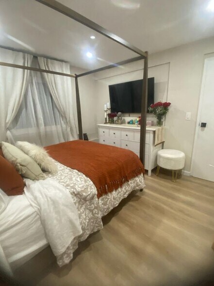 Building Photo - 62 Sycamore St