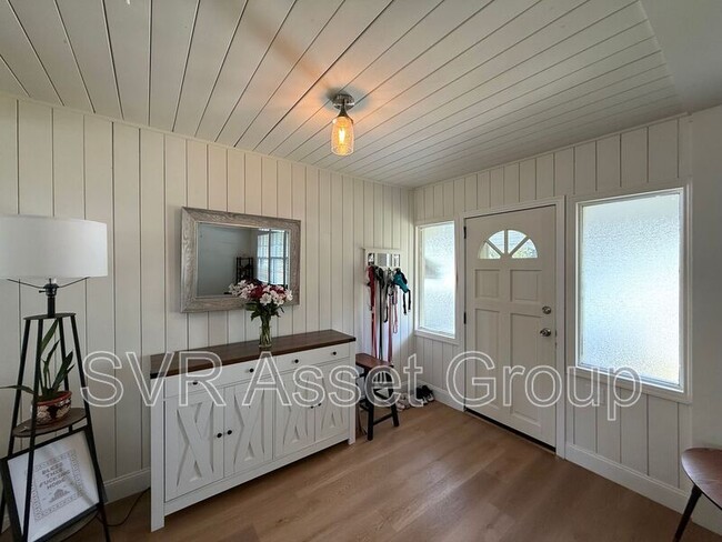 Building Photo - 5352 Appleton Ave