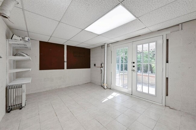 Building Photo - 1507 Travis Heights Blvd