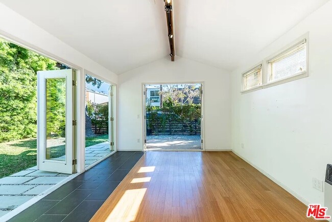 Building Photo - 721 Marine St