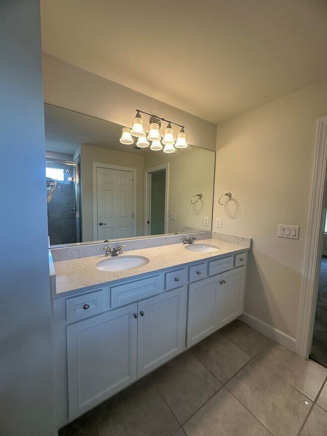 Building Photo - 9074 Bexley Dr