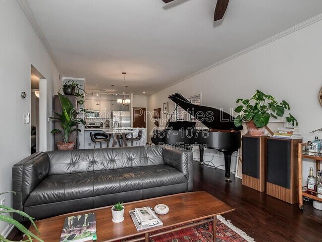 Building Photo - 224 N Poplar St