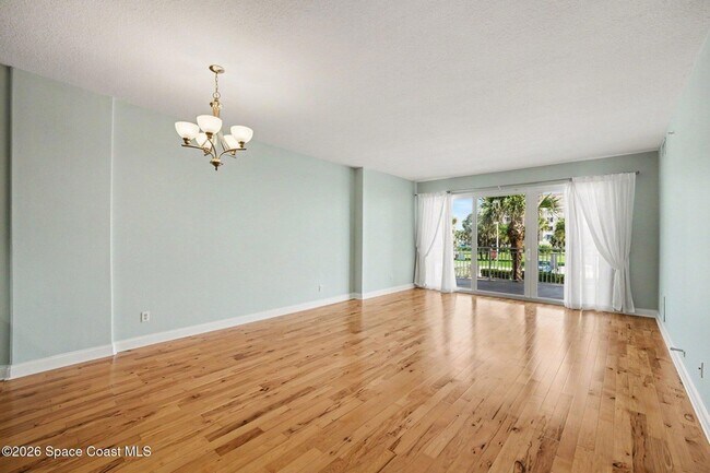 Building Photo - 601 N Miramar Ave