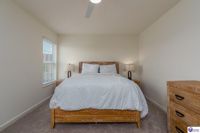 Building Photo - 310 Ivy Pointe Dr