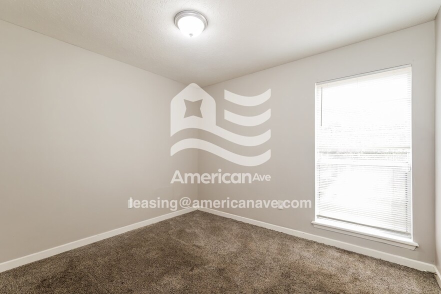 Building Photo - 1443 Cherrie Ave