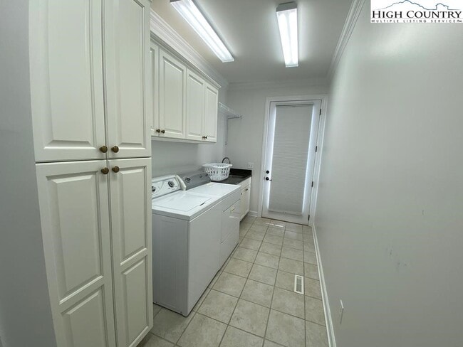 Building Photo - 6287 Idlewild Rd