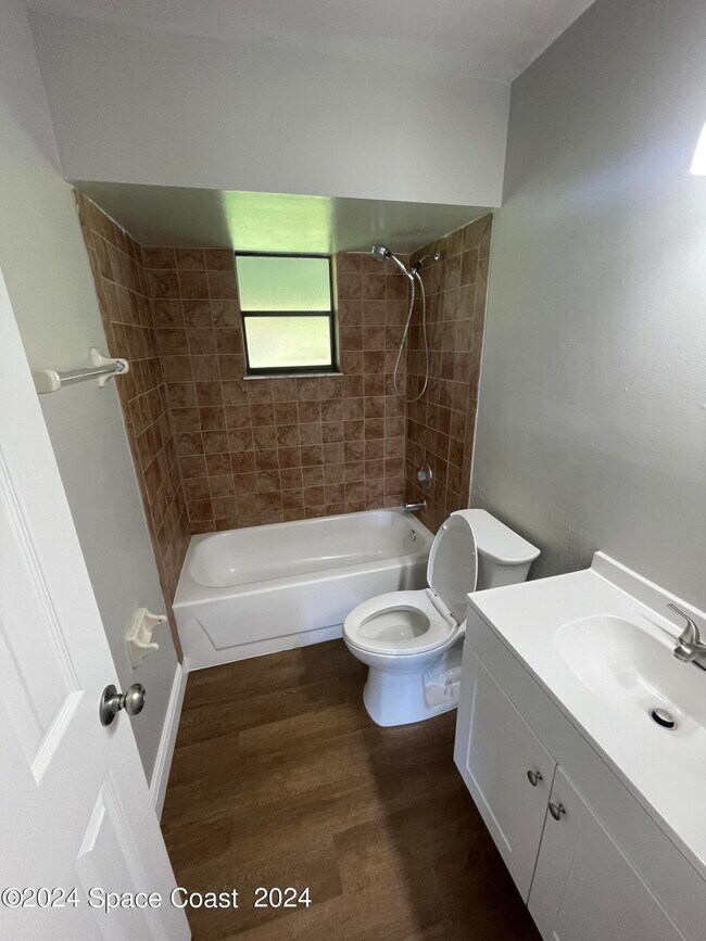 Building Photo - 1270 Gustrow Ave NW