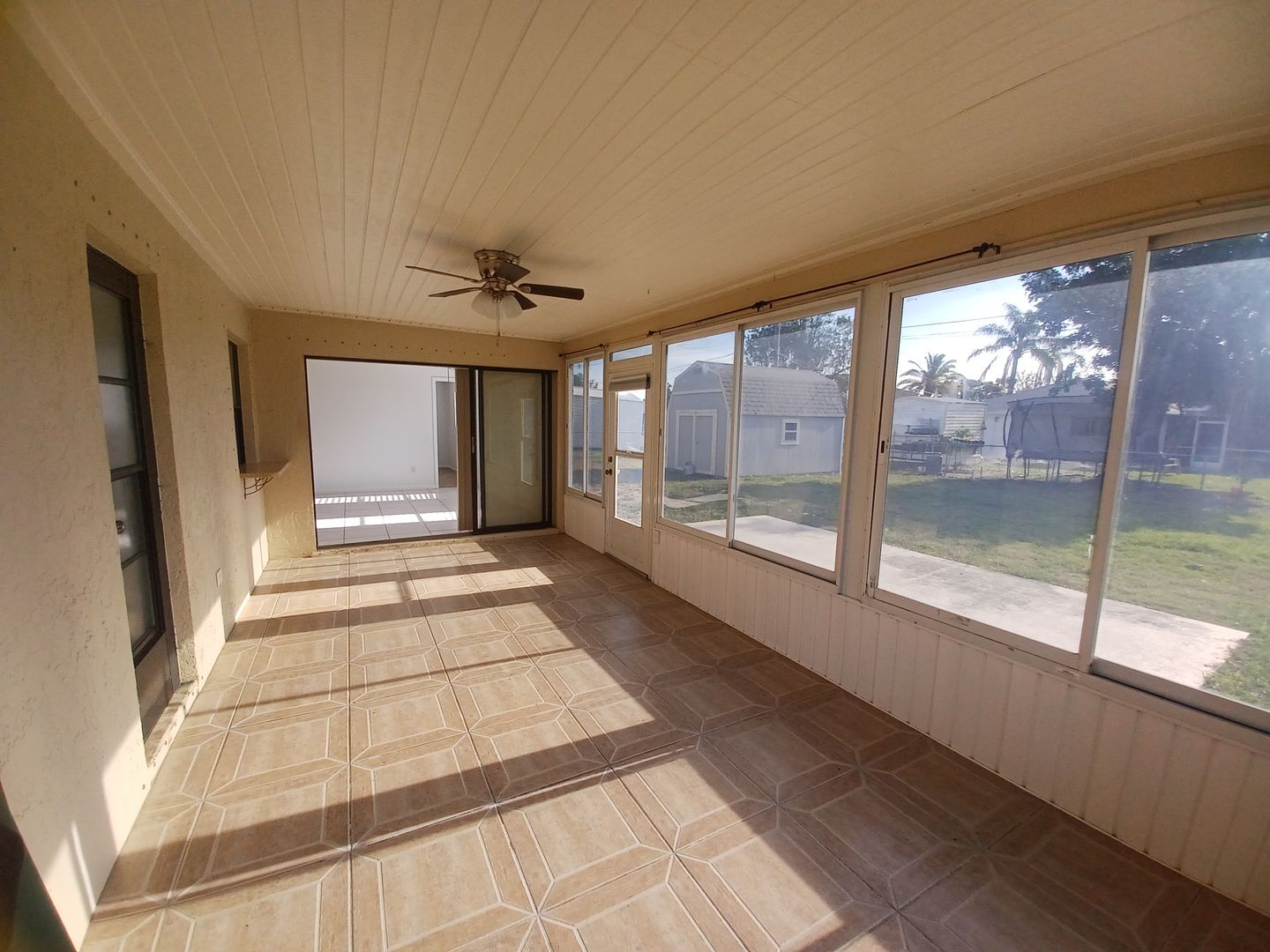 Building Photo - SECTION 8!! 3/2 With Fenced Yard!!!