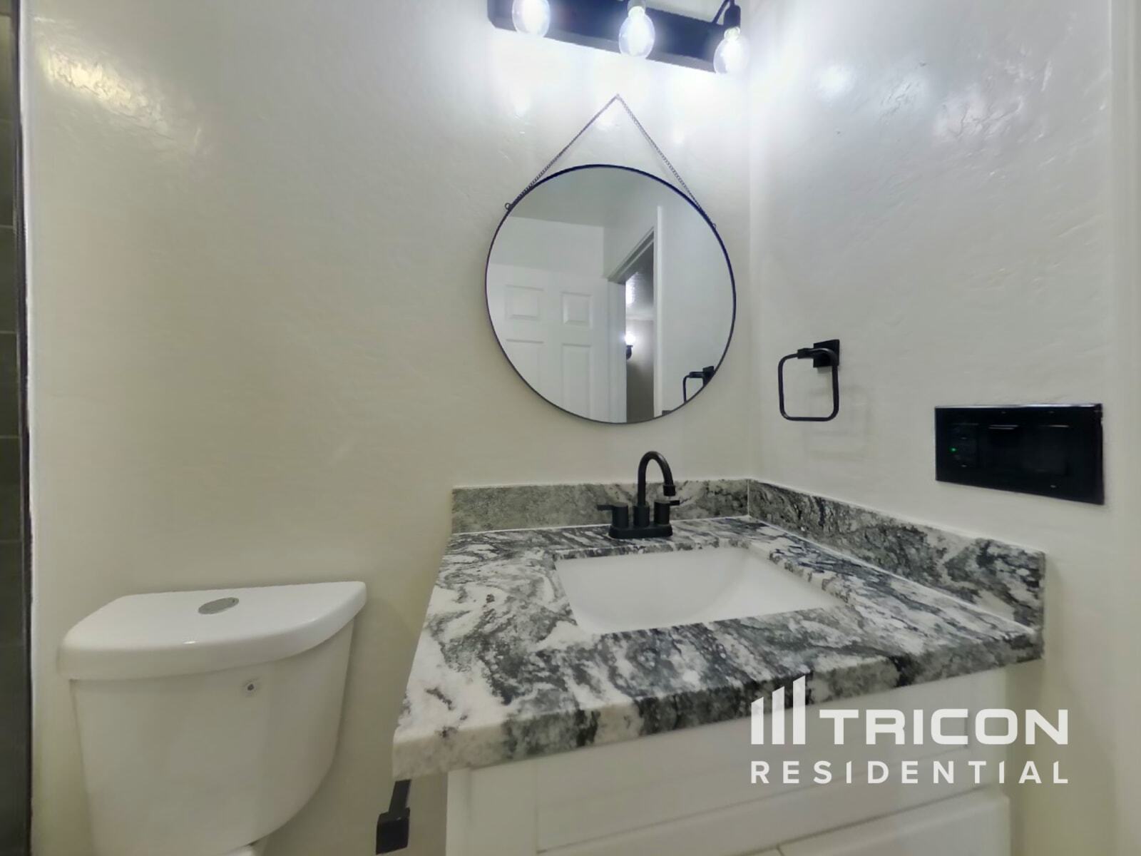 Building Photo - 4007 E Apollo Rd