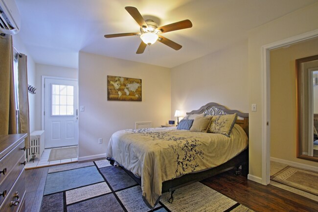 Building Photo - 121 S Railroad St