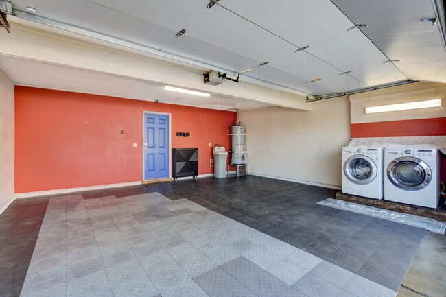 Building Photo - 4338 Caliente St