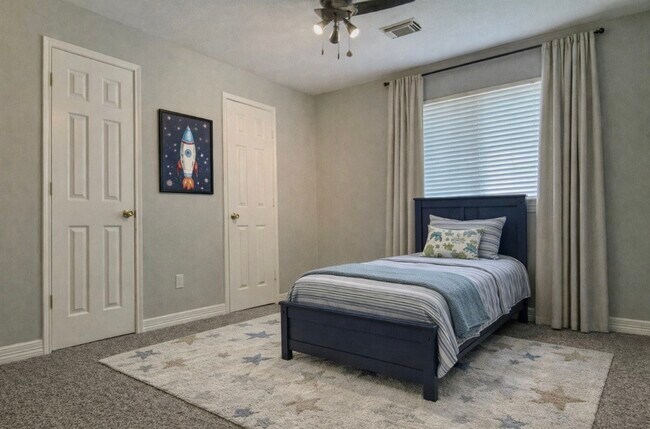 Building Photo - 10918 S Falls Terrace