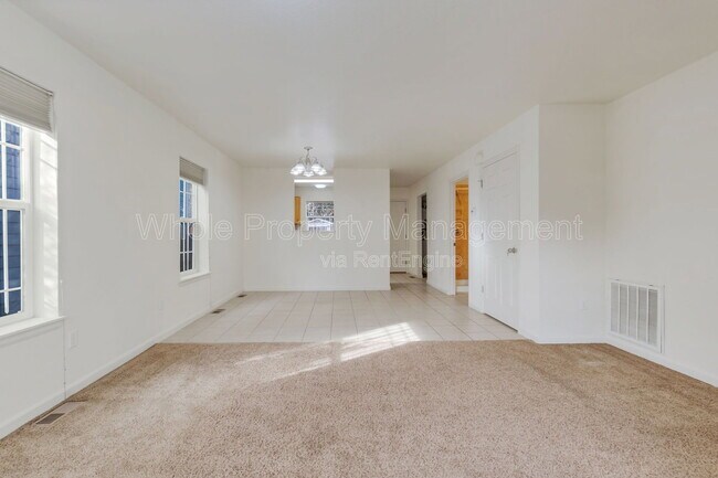 Building Photo - 1577 Chase St