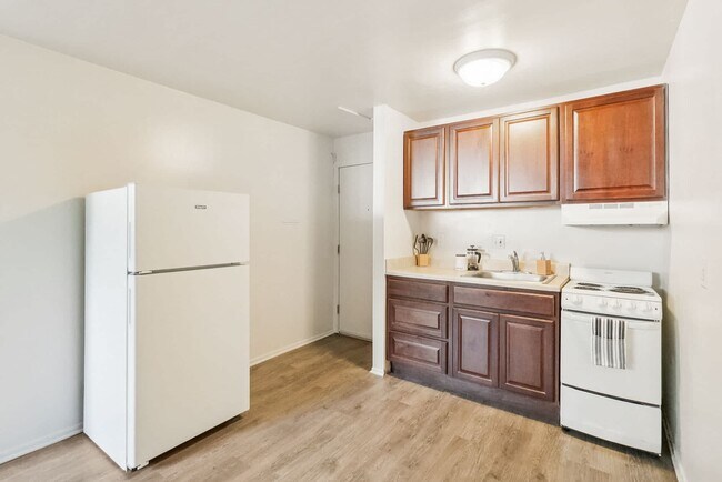 Interior Photo - Medical Center Court