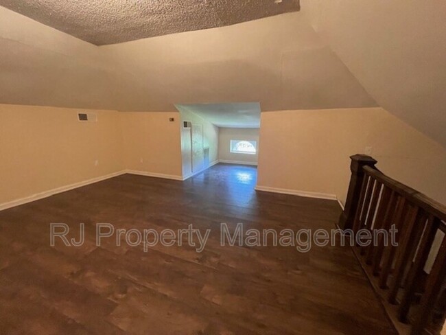 Building Photo - 8457 E Kerrville Rosemark Rd