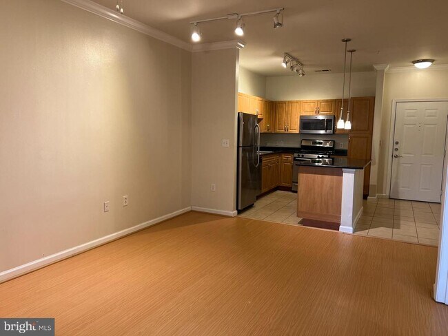 Building Photo - 12905 Centre Park Cir